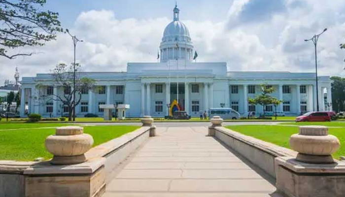 හෙට කොළඹ බලය අල්ලන්නේ කවුද?