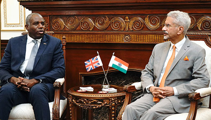 යුක්‍රේනය ගැන ඉන්දු – බ්‍රිතාන්‍ය විදේශ අමාත්‍ය්වරුන් අතර සාකච්ඡාවක්