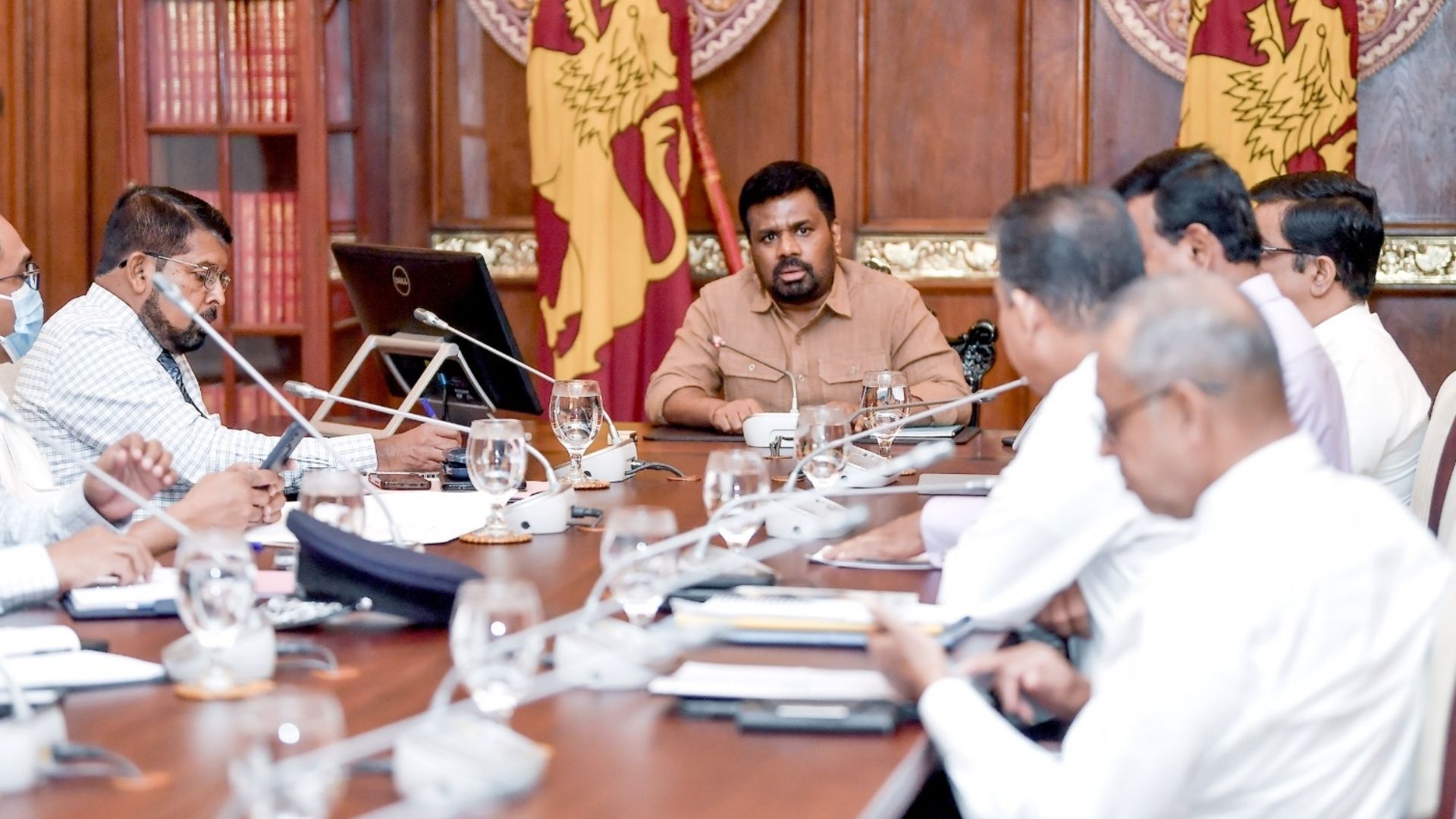 විදුලි පරිභෝජනය අඩු කිරීමට ගත හැකි පියවර ගැන ජනපති ප්‍රධානත්වයෙන් සාකච්ඡාවක්