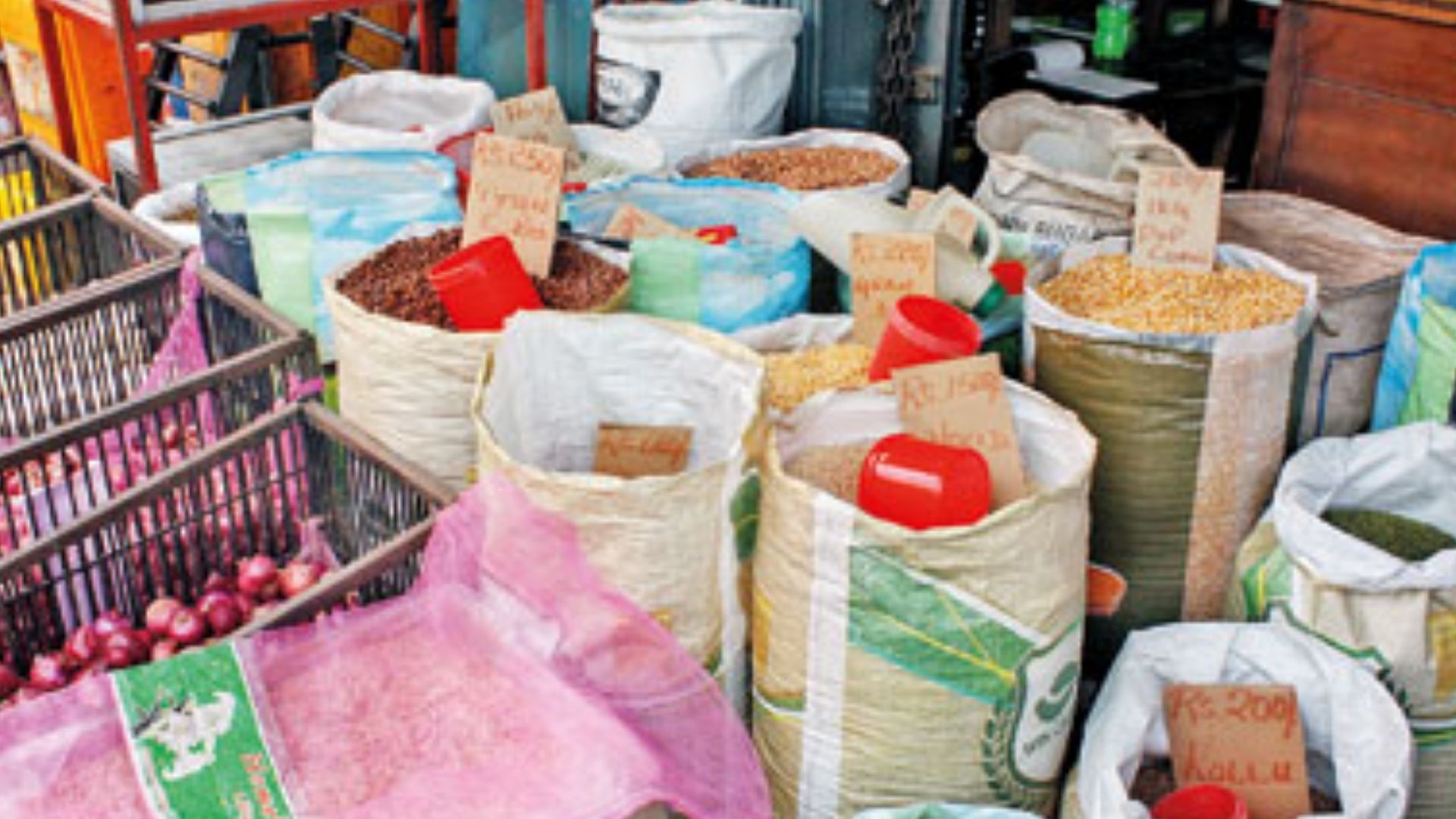 අත්‍යවශ්‍ය භාණ්ඩ සැපයුම ගැන වෙළද ඇමතිගෙන් සහතිකයක්