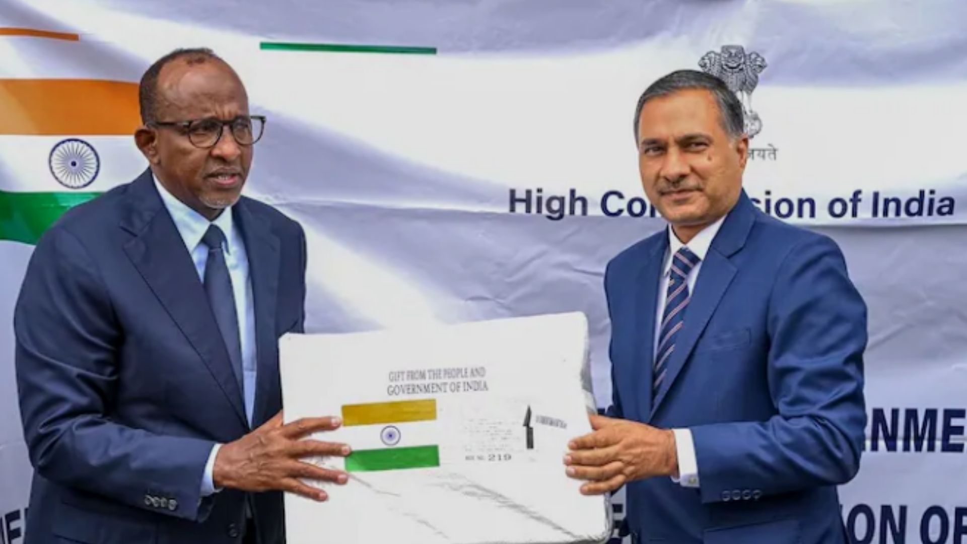 එබෝලා සටනට ඉන්දියාවෙන් කෙන්යාවට හදිසි වෛද්‍ය ආධාර
