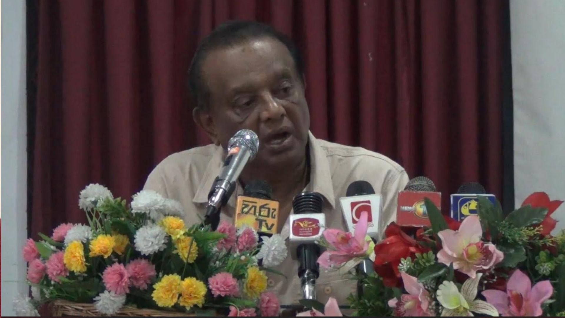 මහින්ද ගැන අනුර පෙර කියූ කතාවක් සී බී හෙළි කරයි